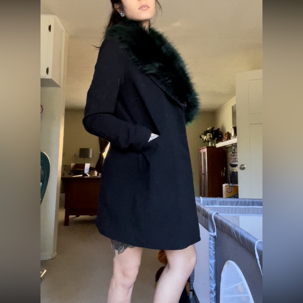 Deep green fluffy collar blazer